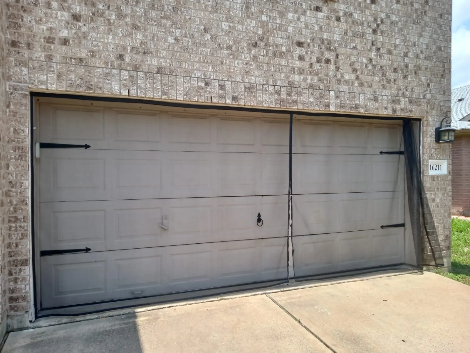 Garage Door Repair in Memorial, TX by Lemus Garage Door Services